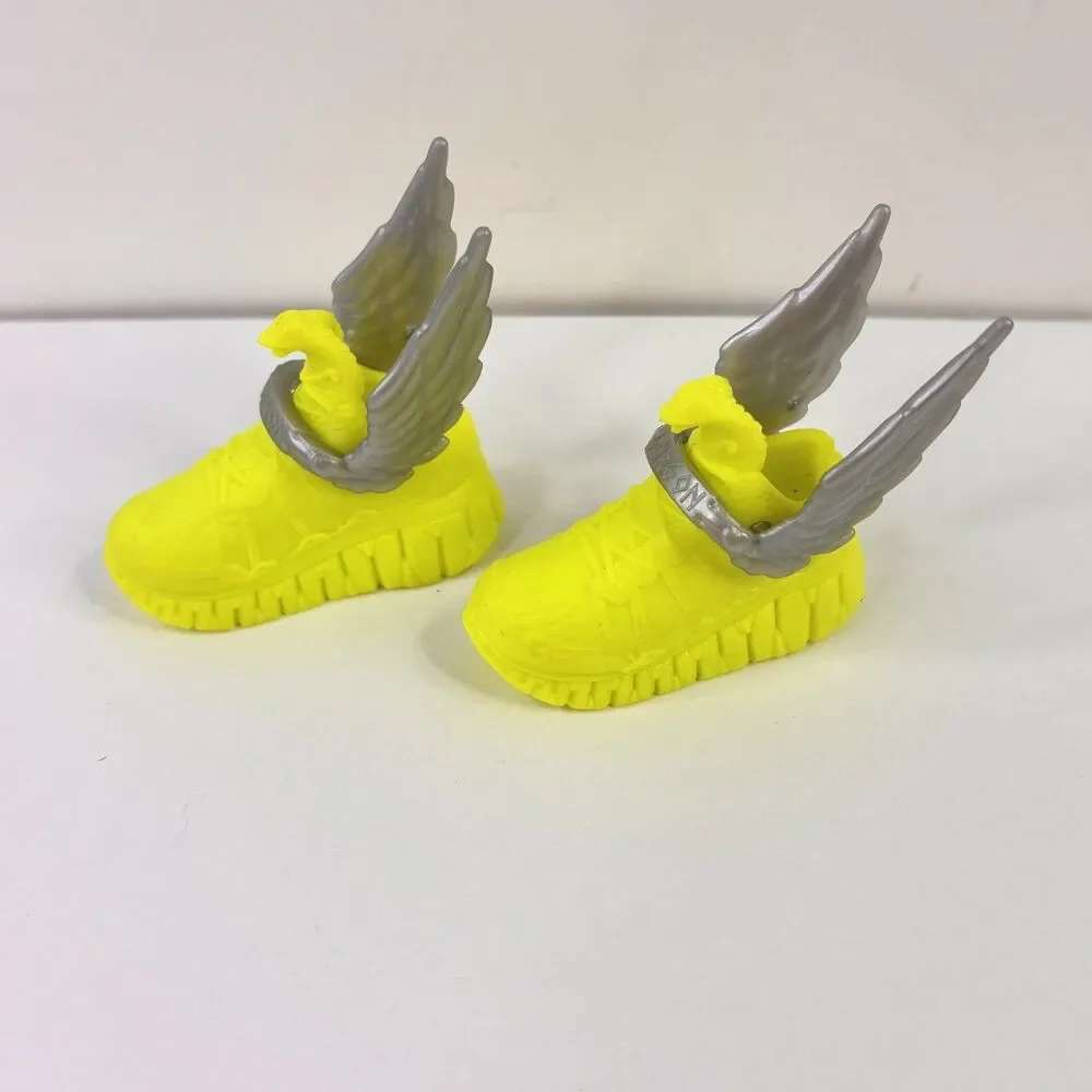 Monster High Deuce Gorgon Doll 2022 Coffee Break Bright Yellow Tennis Shoes
